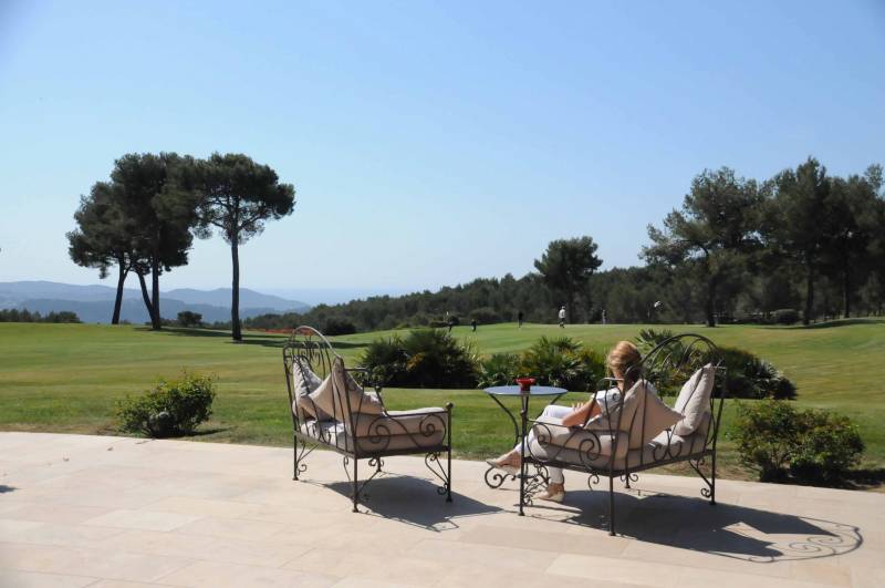 Terrasse en pierre de Dordogne, Marseille, Hotel du Castelllet, 13