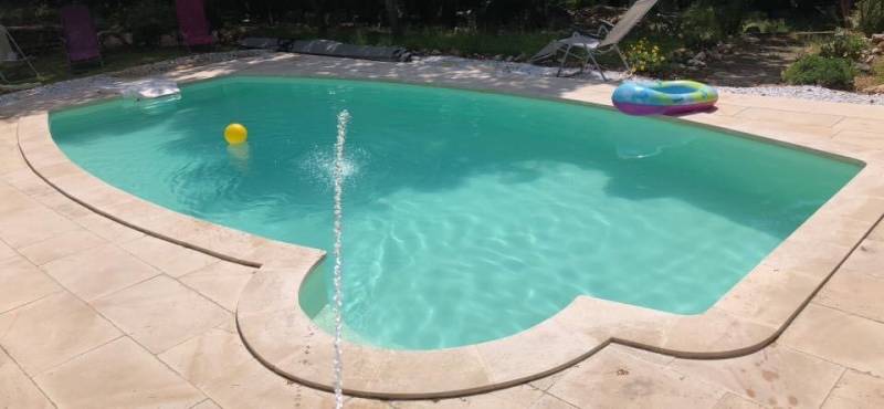 Quelle pierre choisir pour une terrasse extérieur et autour d'une piscine ? UZES ALES  ET NIMES